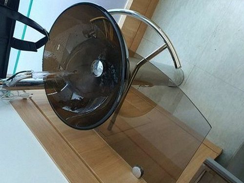 신천동 하수구막힘 트랩 부품을 분리해 이물질과 패킹 상태를 확인하는 모습